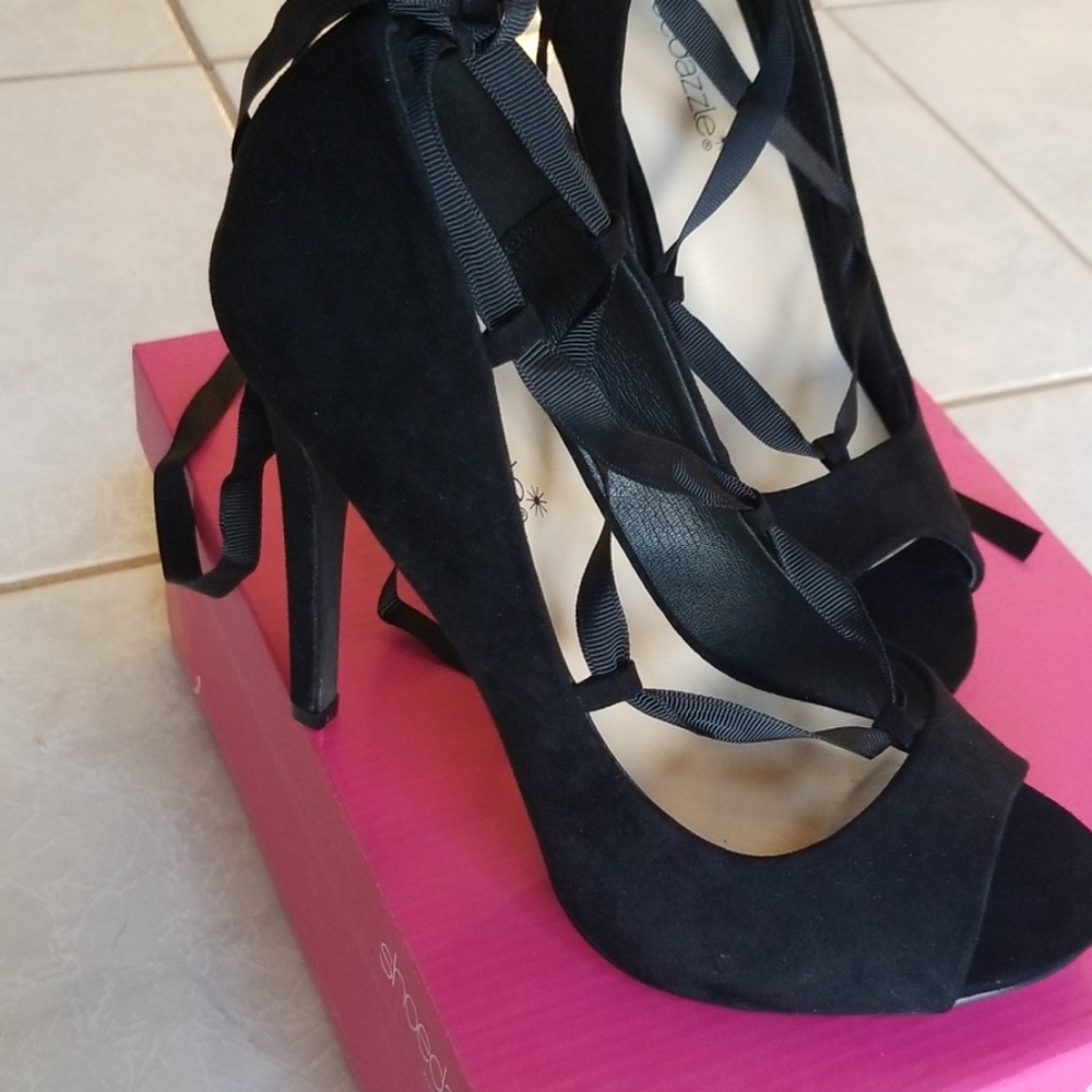 Black Theya Pump Size 8